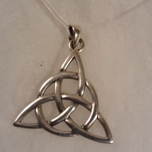 Yoga Gleichgewicht .925 Sterlingsilber Anhänger Peter Stone Schmuck Yoga Gleichgewicht .925 Sterlingsilber Anhänger Peter Stone Schmuck